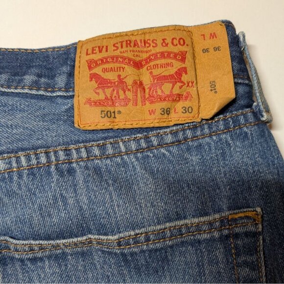 Levis 501 Original Fit Button-Fly Jeans Mens W36 L30 90s Medium Wash Denim - Picture 6 of 12